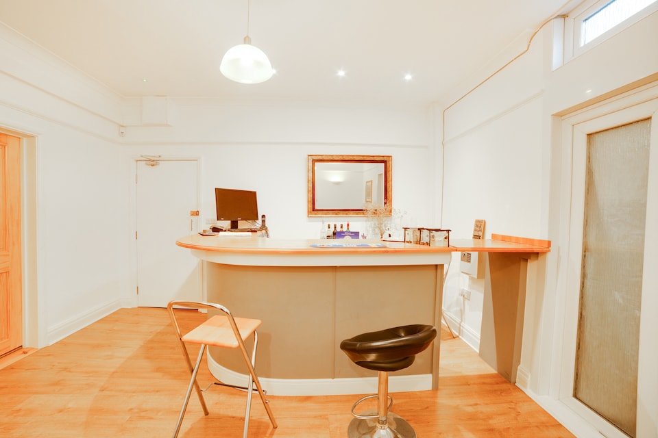 OYO Hotel Sea Breeze, Clacton-On-Sea (South England), Clacton-On-Sea