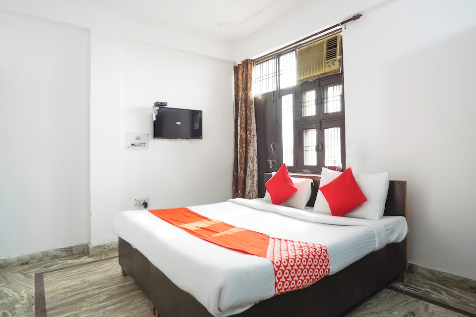 OYO Noida Palace Near Iskcon Temple Noida, Noida City Metro, Noida