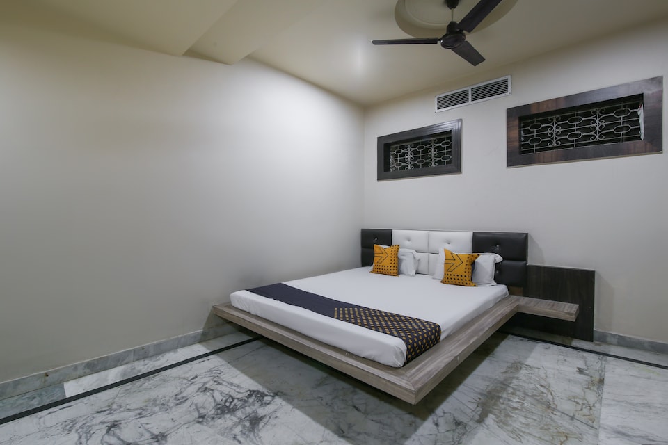 SPOT ON 66308 Swarnrekha Hotel & Banquet, Piska More, Ranchi