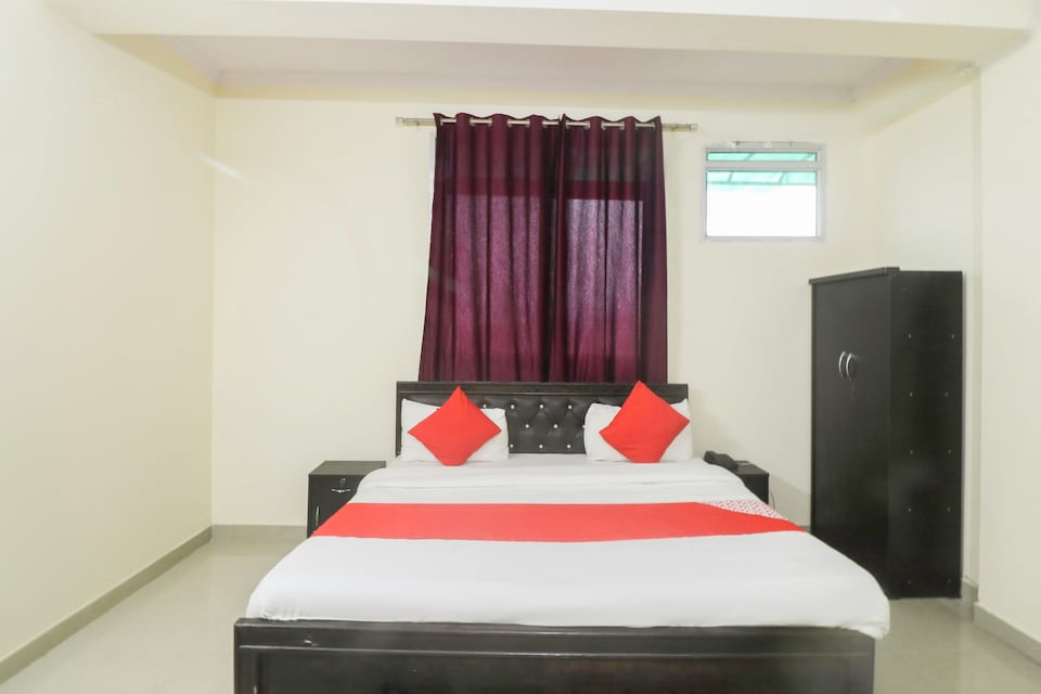 OYO 66309 Shivam Residency, Noida Industrial Area Mamura, Noida