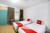 OYO 2322 Dien Karona Hotel