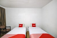 OYO 2322 Dien Karona Hotel