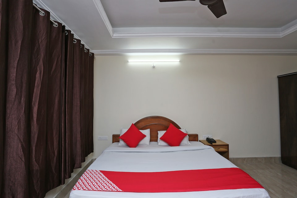 OYO 5423 Home Stay Inn, Mall Road Mussoorie, Mussoorie