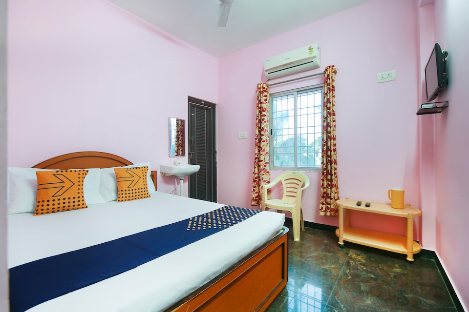 SPOT ON 66372 Sri Murugan Lodge, Ambur, Ambur