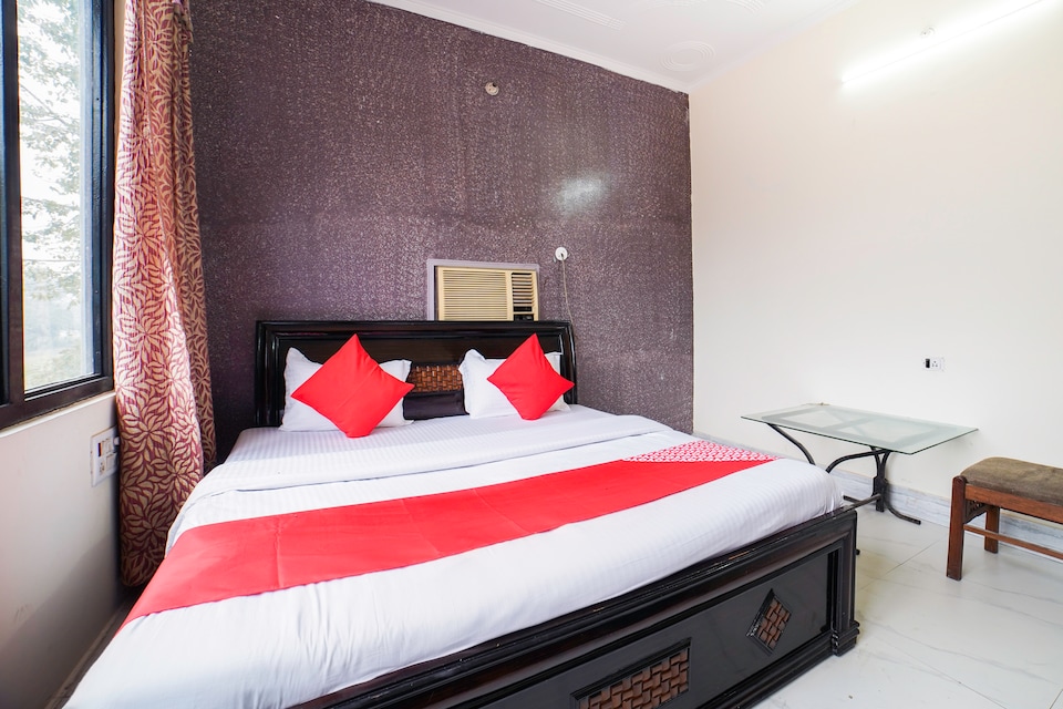 OYO 66386 Sandhu Hotel & Restaurant , ISBT Kashipur, Kashipur