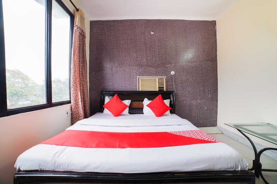 Hotel O Sandhu Hotel & Restaurant , ISBT Kashipur, Kashipur