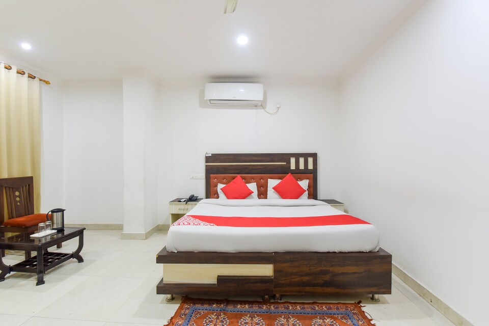 OYO 66396 Hotel Shiva Family Ac Restaurant, Mandi, Mandi