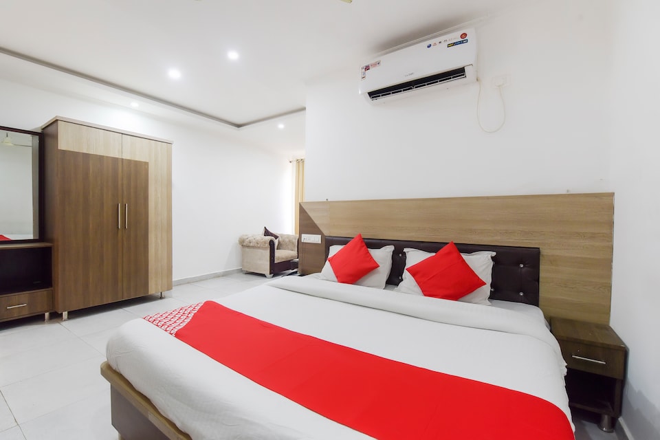 OYO 66396 Hotel Shiva Family Ac Restaurant, Mandi, Mandi