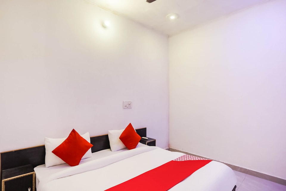 OYO 66408 Hotel Rajwada, Narnaul City, Narnaul