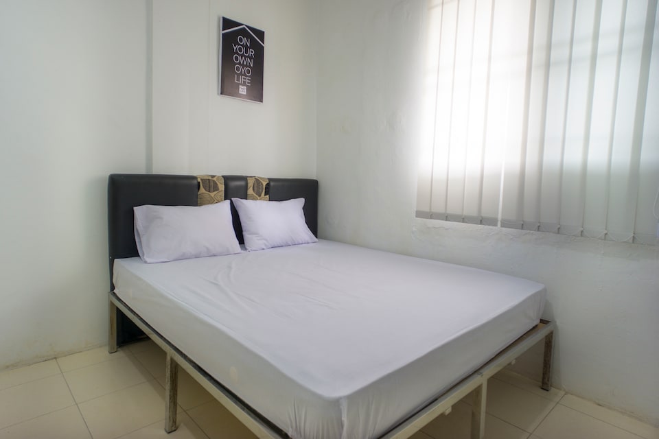 OYO Life 2366 Gatsu Kost, Medan, मेडन