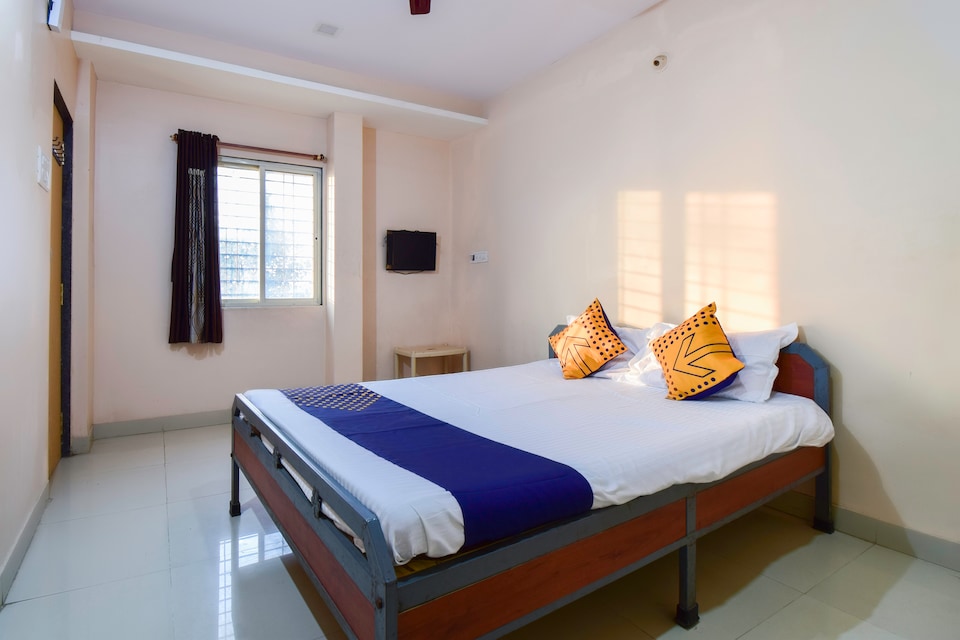SPOT ON 66458 Hotel Vighnaghar Lodge, Junnar, Pune