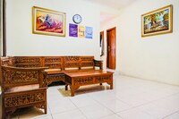 SPOT ON 2368 Dahlia Homestay Family Residence