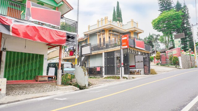 OYO 2369 Cempaka Homestay