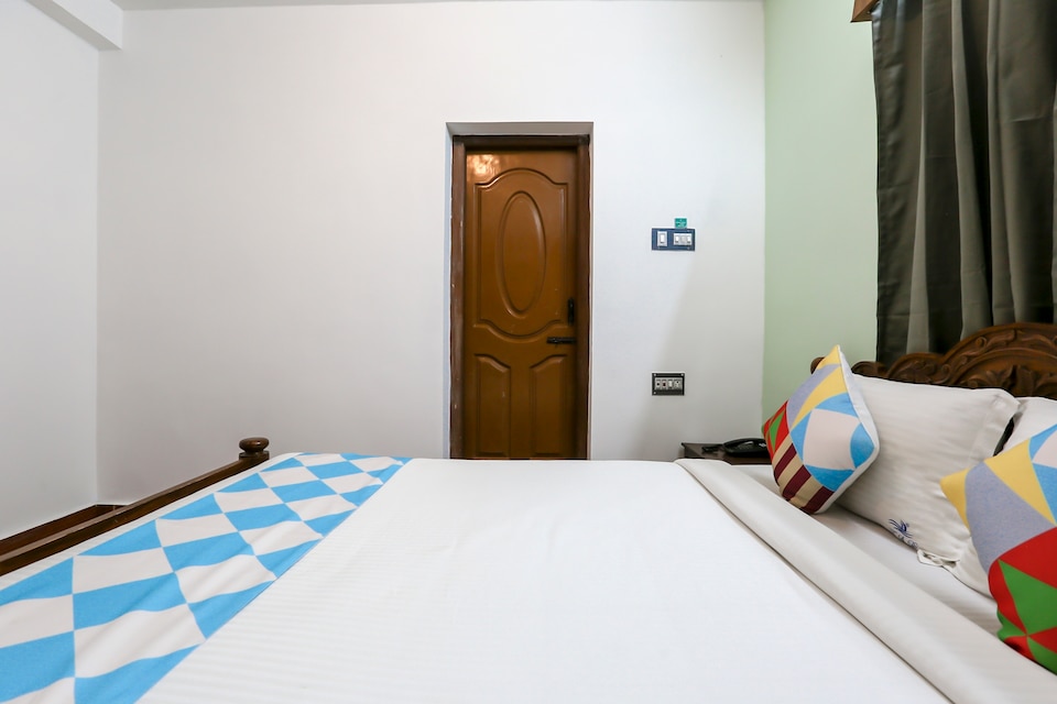 OYO Home 66481 Enticing Studios Ooty, Charing Cross Ooty, Ooty