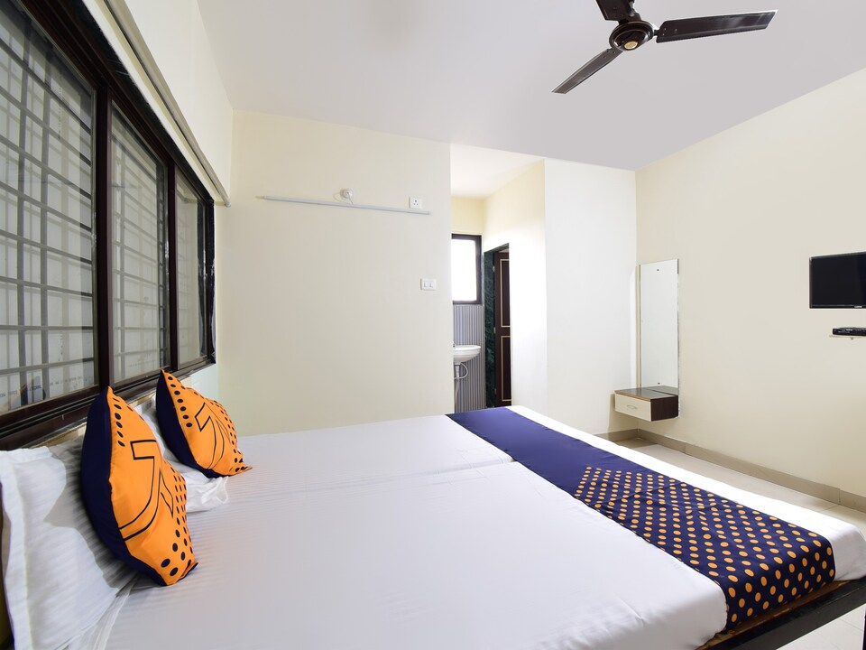 SPOT ON 66491 Hotel Om Lodge , Junnar, Pune