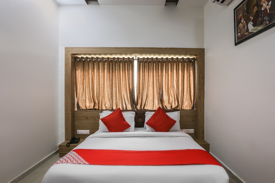 OYO 66501 Hotel Signor Inn, SG Highway Ahmedabad, Ahmedabad