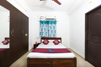OYO Phoenix Hospitality Apartments Near Kasi Talkies