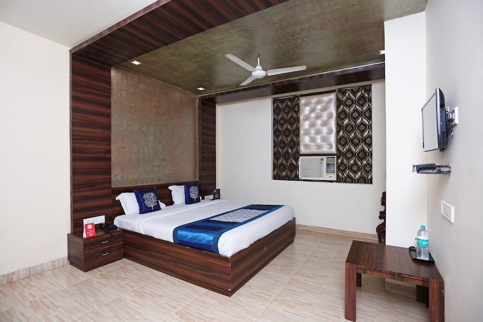 OYO 5449 Hotel SBD Guest House, Medical College, Gorakhpur