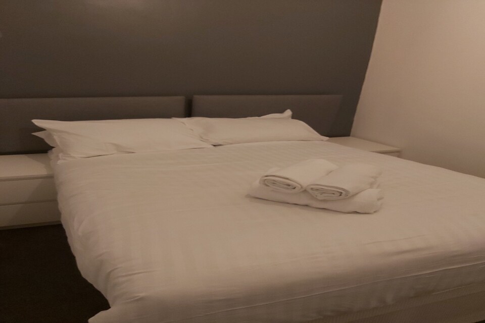 OYO Main Top Hotel, Widnes (North England), Widnes