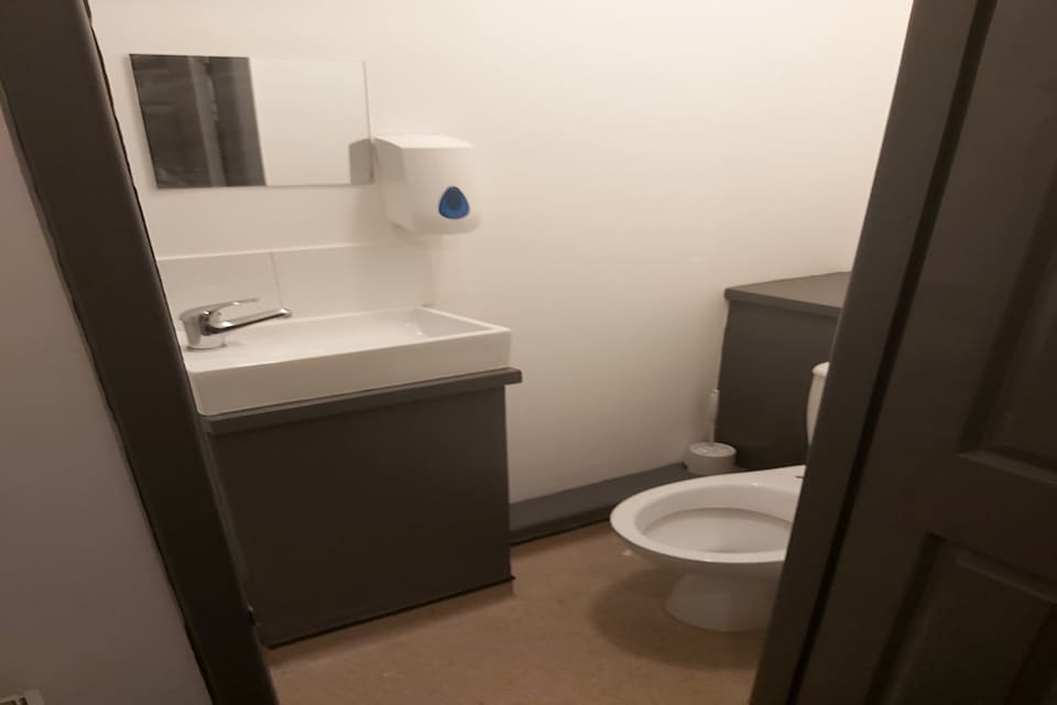 OYO Main Top Hotel, Widnes (North England), Widnes