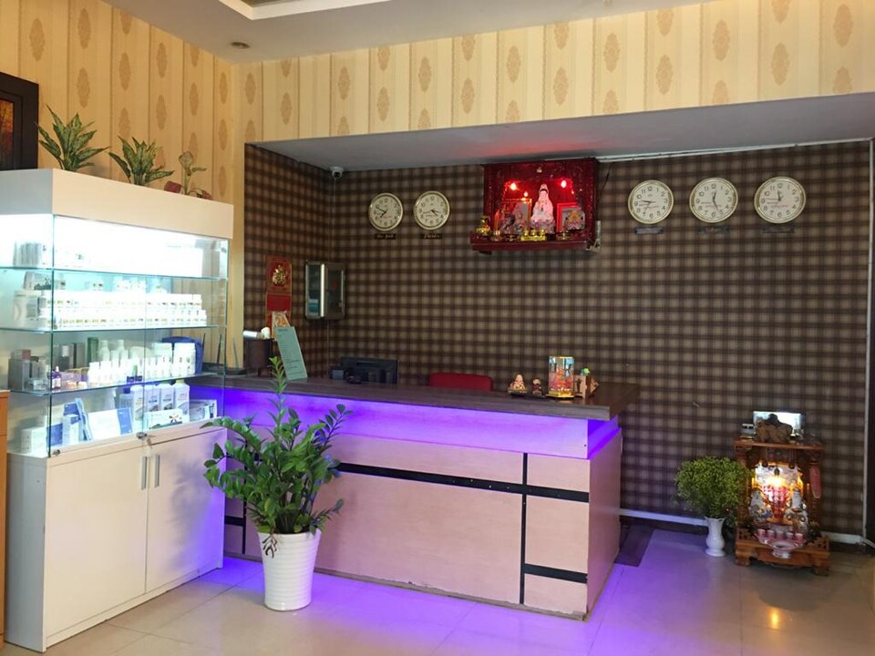 Long Son Hotel, District 11, Ho-Chi-Minh