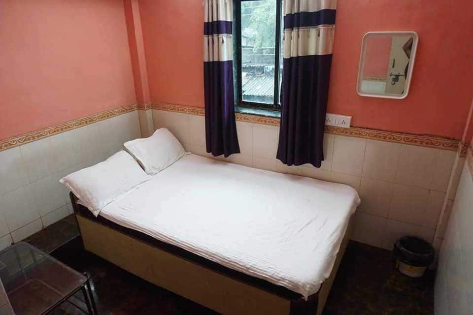 SPOT ON 66527 Pallavi Lodge, Mumbai- Kalyan-Bhiwandi- Badalapur, Mumbai