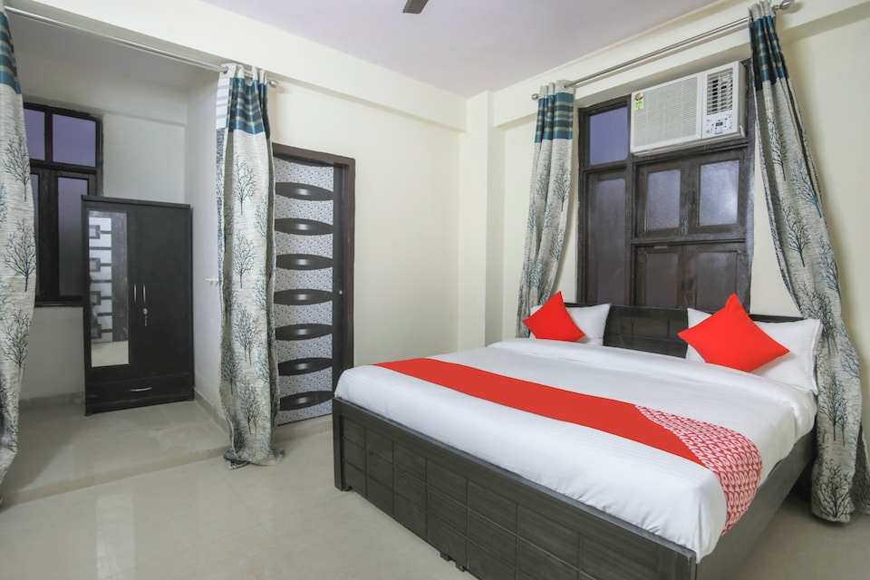 Flagship Paradise Cottage Near Snow World, Noida Stadium, Noida