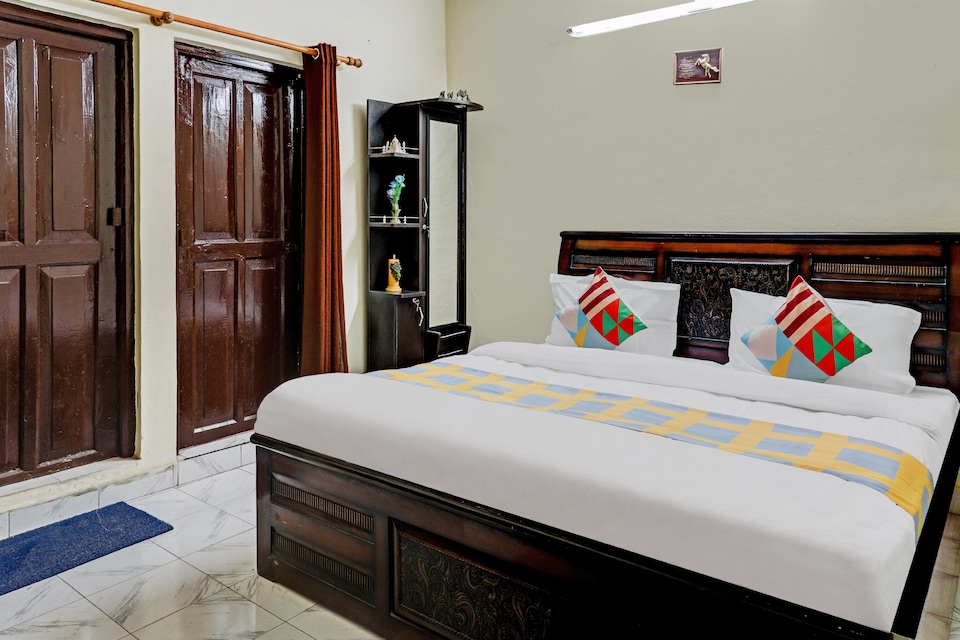 OYO Home 66551 Elegant 2BHK Cottage Mussoorie, Picture palace Mussoorie, Mussoorie