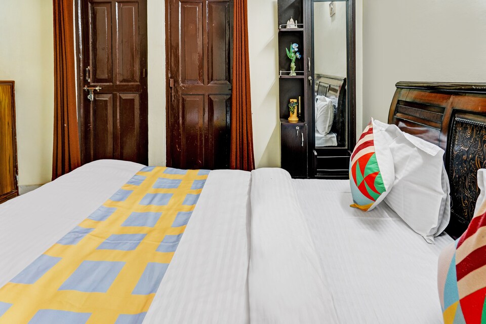 OYO Home 66551 Elegant 2BHK Cottage Mussoorie, Picture palace Mussoorie, Mussoorie