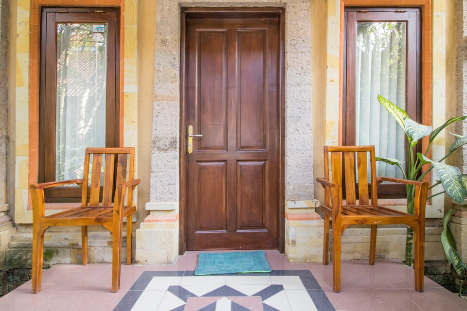 OYO 2404 Arca Guest House, Denpasar, Bali