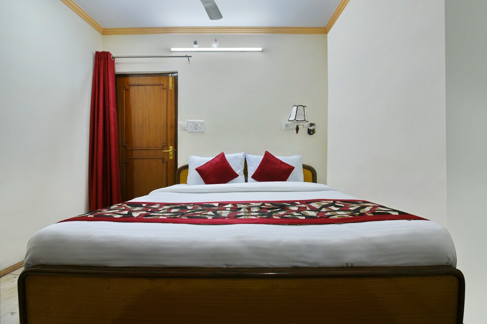 OYO 5459 Hotel Doll's Inn, Highcourt Nainital, Nainital