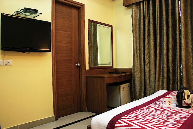 OYO Hotel Emblem Near Leisure Valley Park