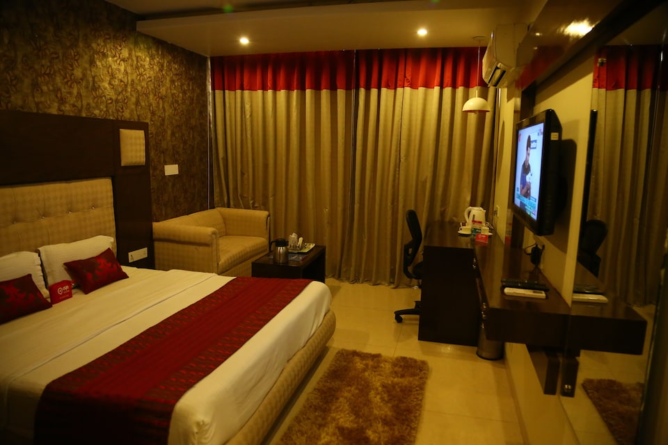 OYO 860 Hotel Diamond Plaza, Central Chandigarh, Chandigarh