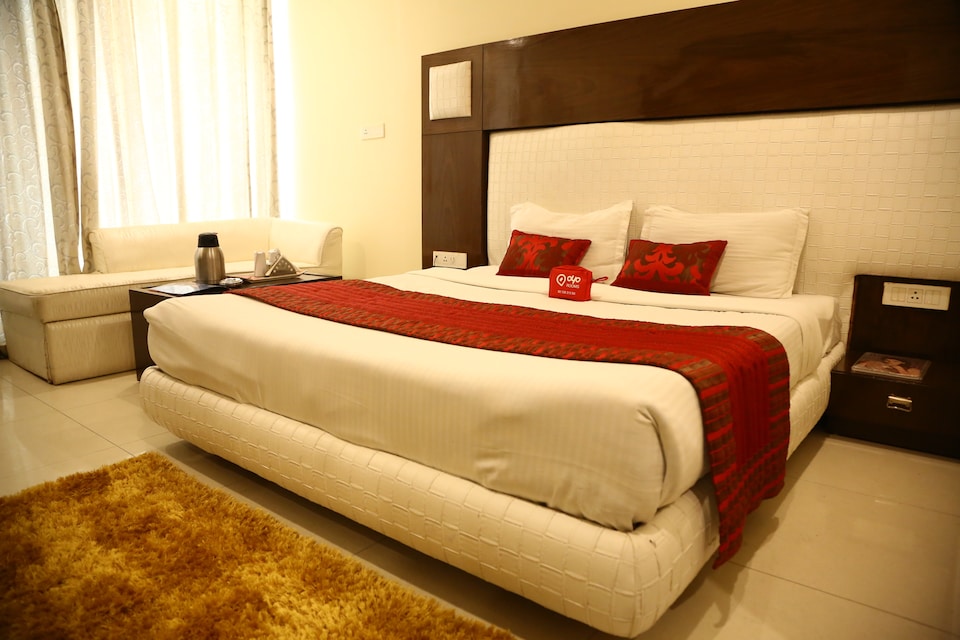 OYO 860 Hotel Diamond Plaza, Central Chandigarh, Chandigarh