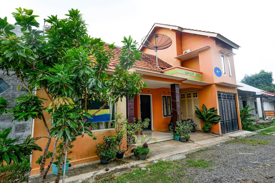 SPOT ON 2414 Homestay Potroyudan Syariah, Jepara, Jepara