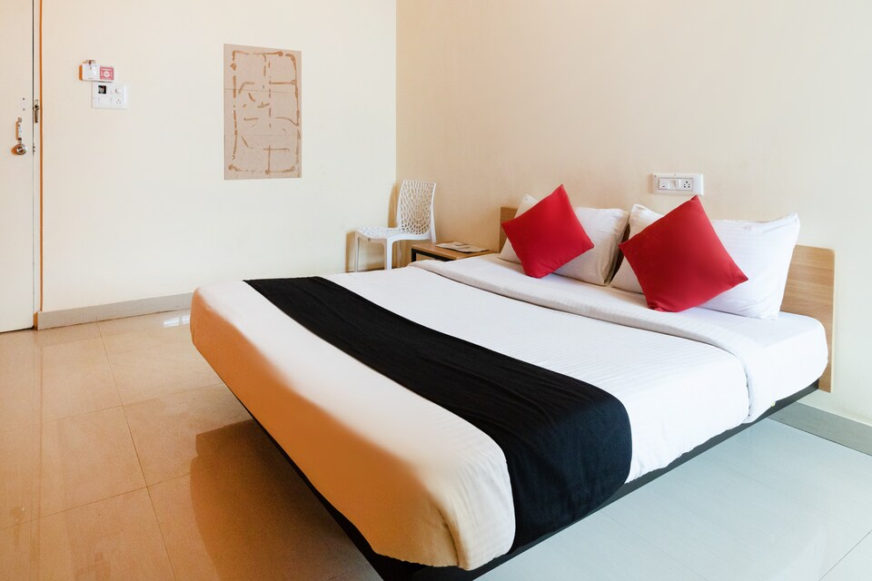 Capital O 66595 Scarlet Suites, BTM Madiwala Bangalore, Bangalore