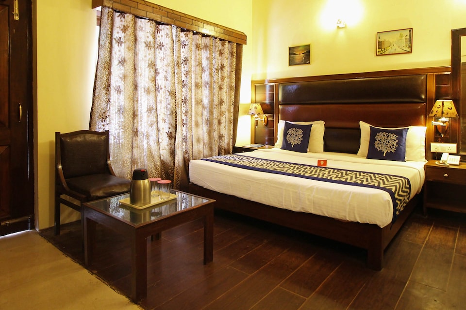 OYO 5466 Hotel Mount N Mist, Highcourt Nainital, Nainital