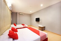 OYO 89676 Hotel 22