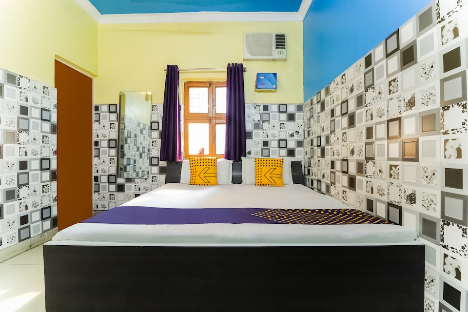 SPOT ON 66640 Hotel Trivedi , Charbagh Lucknow, Lucknow