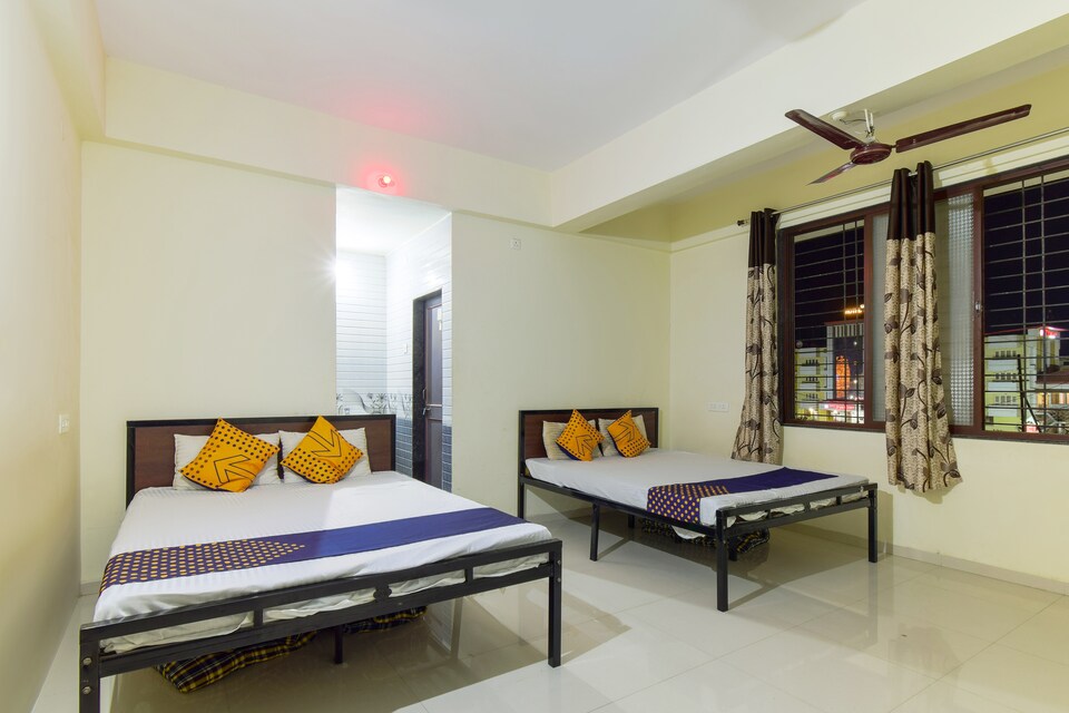 SPOT ON 66644 Yash Lodging, Junnar, Pune