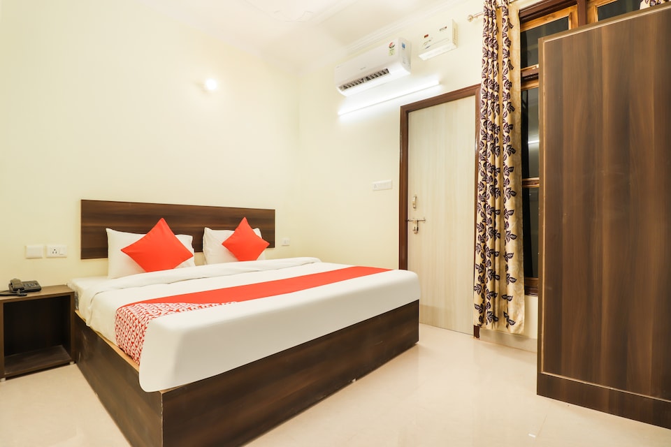 OYO 66650 Hotel Divine View, Platan Bazar Guwahati, Guwahati
