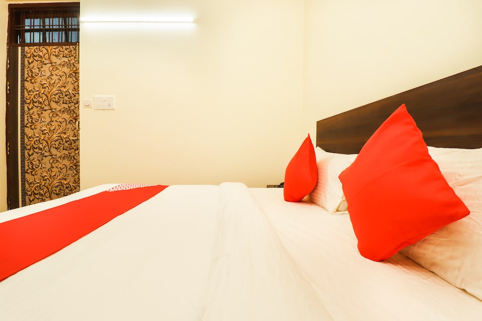 OYO 66650 Hotel Divine View, Platan Bazar Guwahati, Guwahati