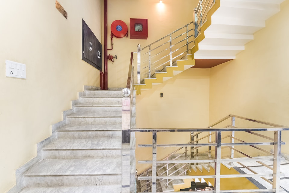 Capital O 66652 Hotel Manokamal, Orai, Orai