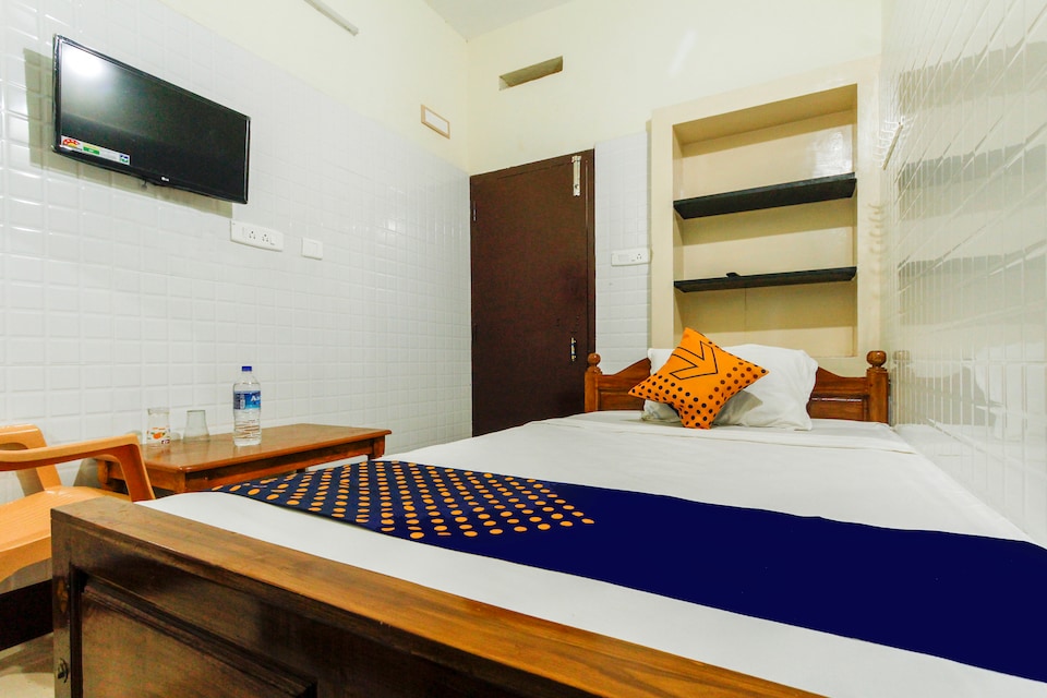 OYO 66653 Suseela Nivas, Courtallam Main Falls, Courtallam