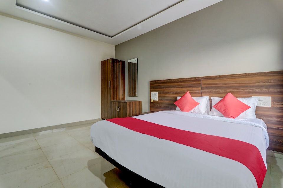 OYO Koudal Hotel Boarding And Lodging, Gulbarga, Gulbarga