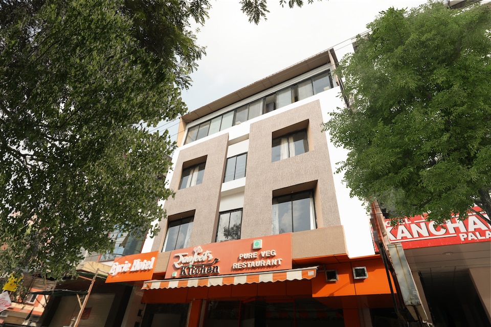 Capital O 66688 Eyrie Hotel, Vijay Nagar Indore, Indore