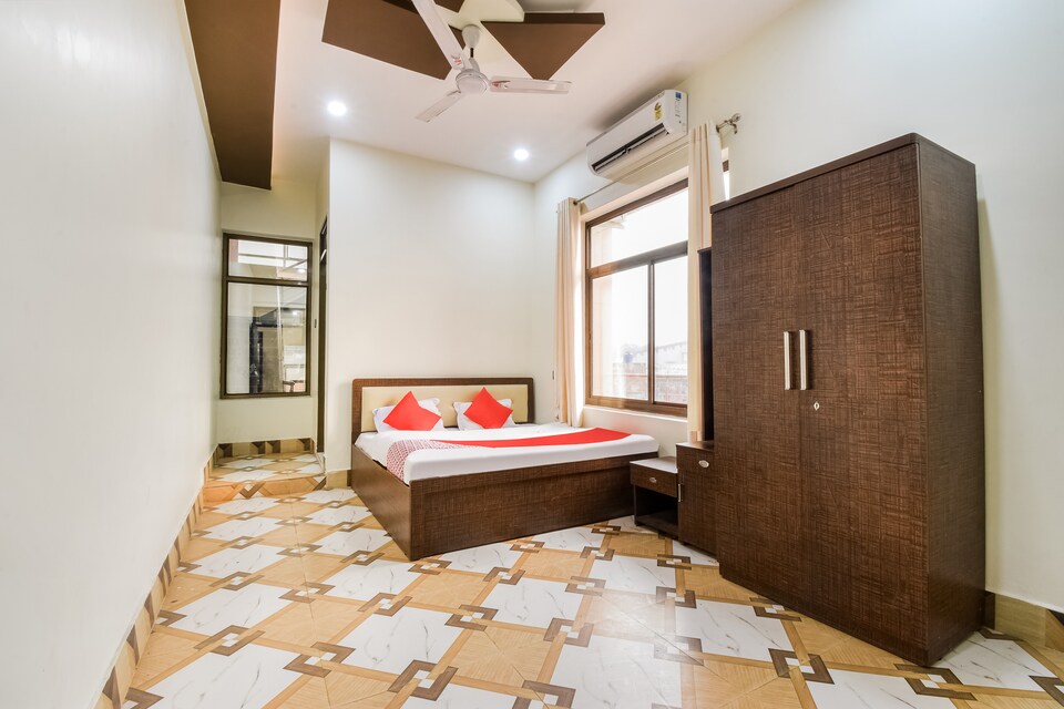 OYO 66689 Shree Radhey Palace, Pratapgarh, Pratapgarh