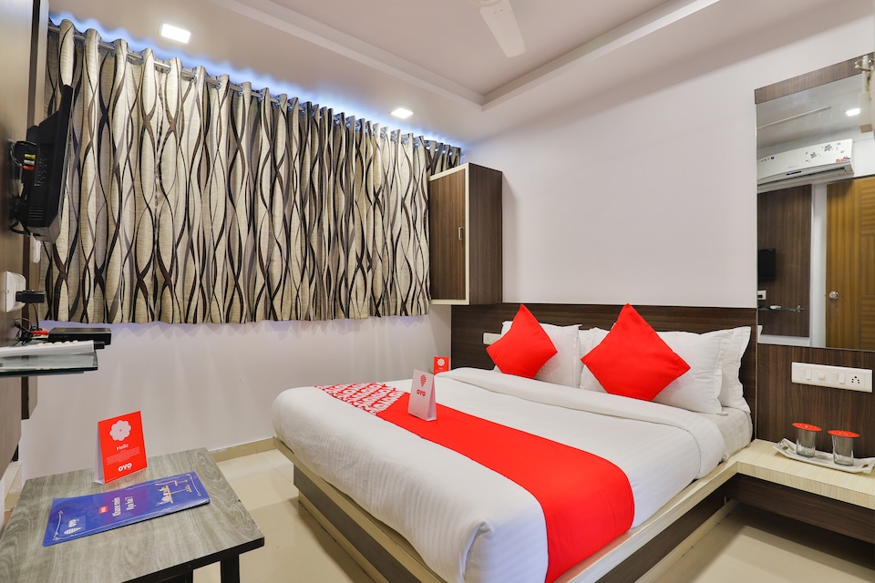 OYO 5476 Hotel Sunrise, Kankaria-Maninagar Ahmedabad, Ahmedabad