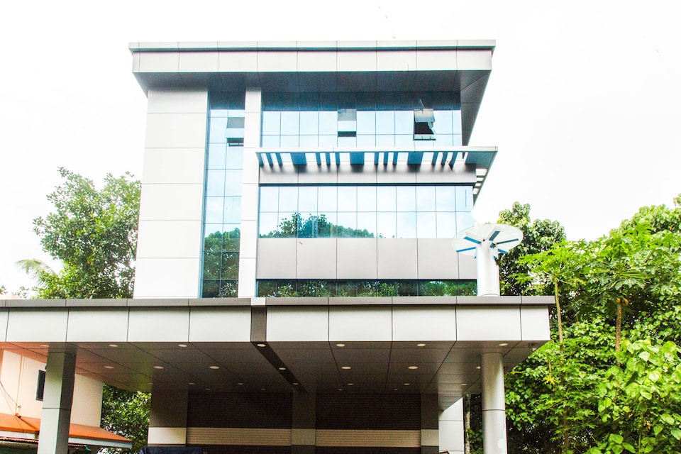 OYO 5479 Sophia Suites, Kakkanad Kochi, Kochi