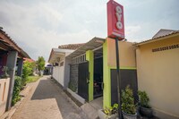 OYO 2492 Nindy Homestay